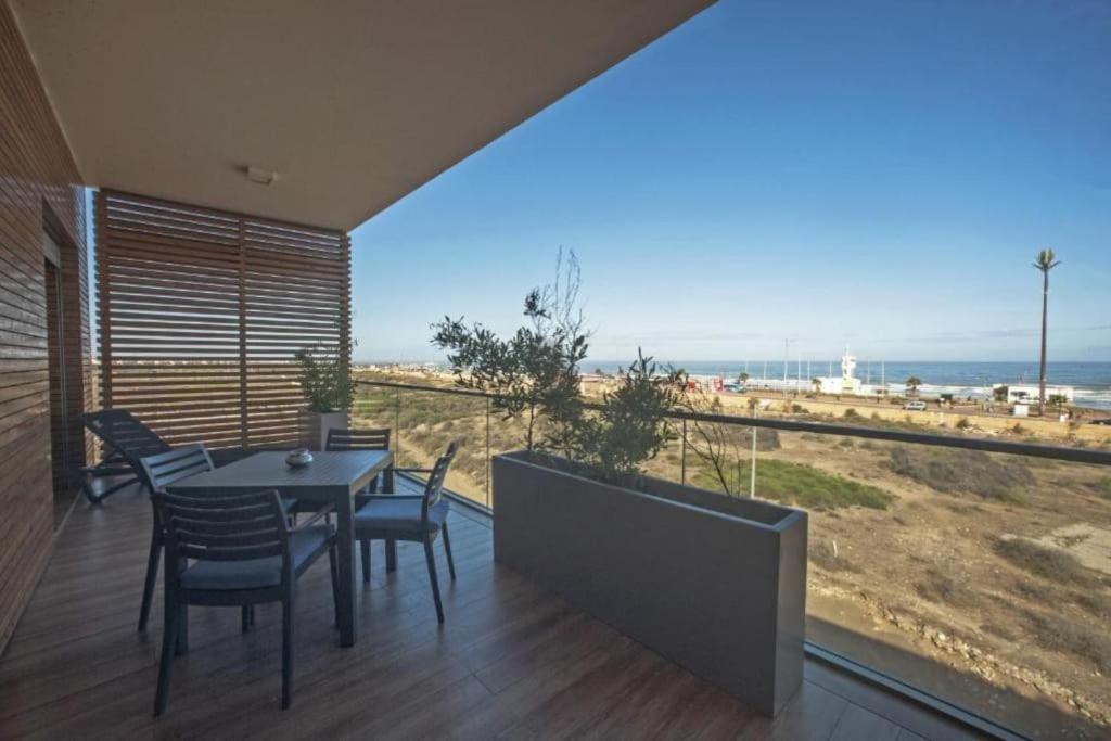 Luxury Apartment At Corniche , Seaview Close Beach Касабланка Экстерьер фото